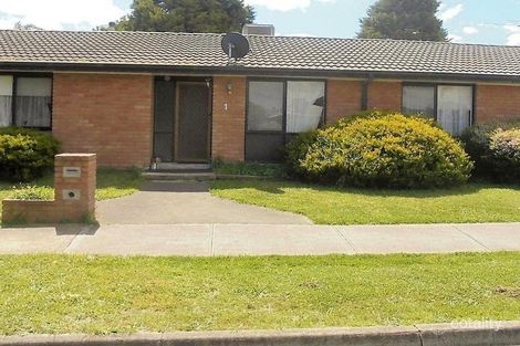 Property photo of 1 Newhaven Road Craigieburn VIC 3064
