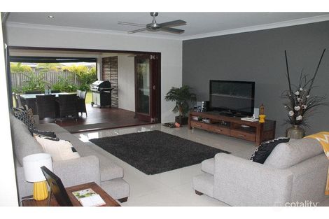 Property photo of 5 Flybridge Way Hope Island QLD 4212