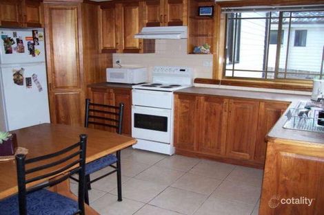 Property photo of 6 Golding Avenue Belmont North NSW 2280