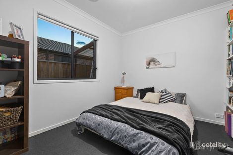 Property photo of 33 Meadowlea Crescent Pakenham VIC 3810