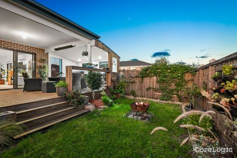 Property photo of 33 Meadowlea Crescent Pakenham VIC 3810