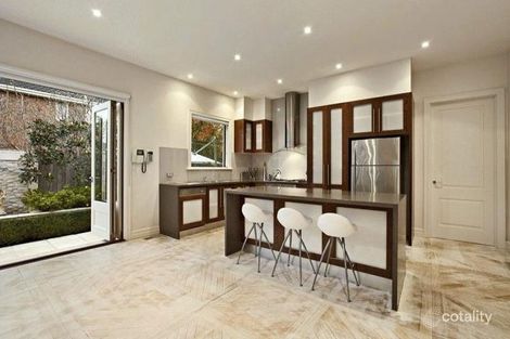 Property photo of 2 Lynch Street Brighton VIC 3186