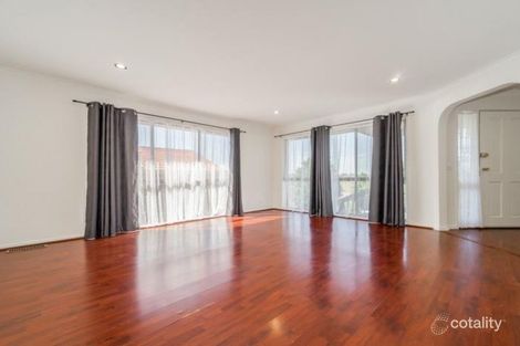 Property photo of 10 John Hunter Drive Endeavour Hills VIC 3802