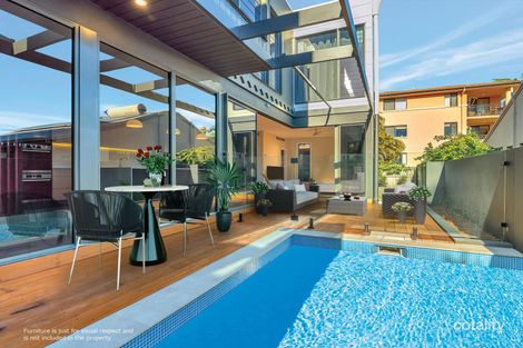 2/16 Tallebudgera Dr, Palm Beach, QLD 4221