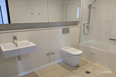 Property photo of 102/8 Nuvolari Place Wentworth Point NSW 2127