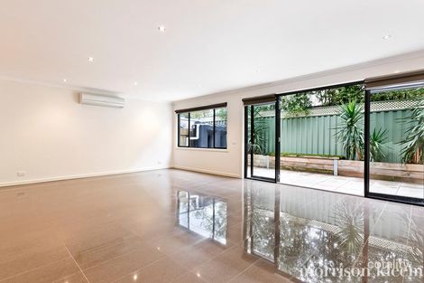 Property photo of 2 Sapphire Court Greensborough VIC 3088