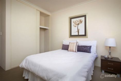 Property photo of 2/33 Beverley Place Cloverdale WA 6105