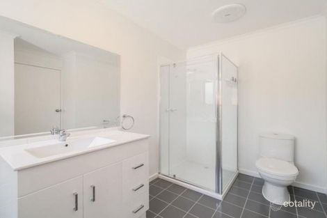 Property photo of 10 John Hunter Drive Endeavour Hills VIC 3802