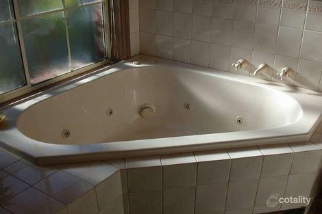 Property photo of 8 Player Court West Wodonga VIC 3690