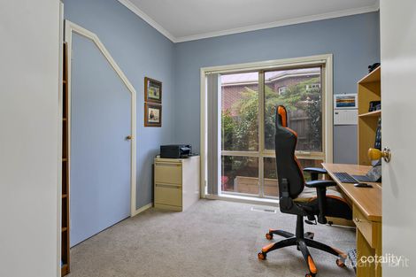 Property photo of 18 Grantham Crescent Berwick VIC 3806