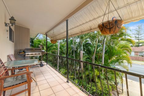 32 Tallebudgera Dr, Palm Beach, QLD 4221
