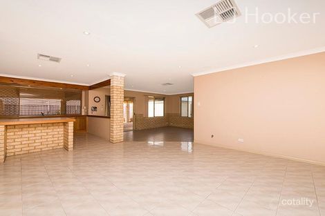 18 Schooner Pl, Waikiki, WA 6169