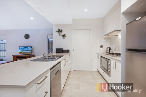 Property photo of 30 Llano Circuit Berwick VIC 3806
