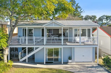 Property photo of 6 Calga Crescent Catalina NSW 2536