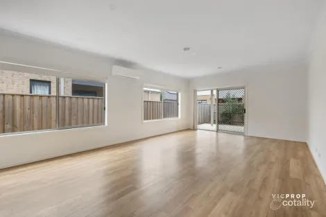 Property photo of 17 Sonder Avenue Werribee VIC 3030