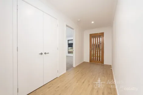 Property photo of 29 Woodhall Loop Mount Barker SA 5251
