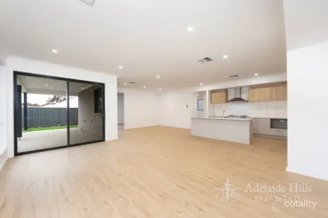 Property photo of 29 Woodhall Loop Mount Barker SA 5251