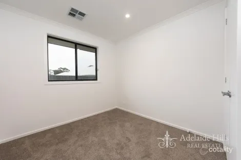 Property photo of 29 Woodhall Loop Mount Barker SA 5251