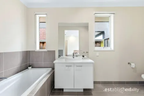 Property photo of 11 Evesham Drive Point Cook VIC 3030