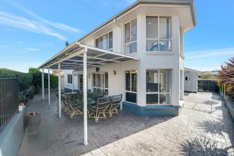 Property photo of 24 Coronation Drive Green Valley NSW 2168