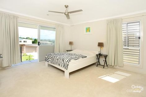 Property photo of 1015 Lakeview Terrace Benowa QLD 4217