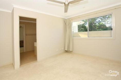 Property photo of 1015 Lakeview Terrace Benowa QLD 4217