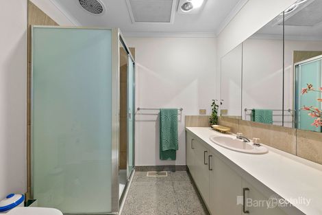 Property photo of 17 Salignus Court Narre Warren VIC 3805