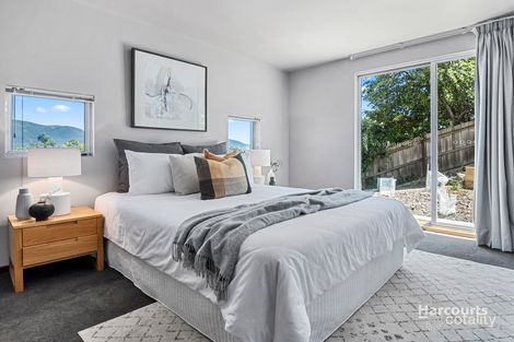 Property photo of 60 Karoola Road Lindisfarne TAS 7015