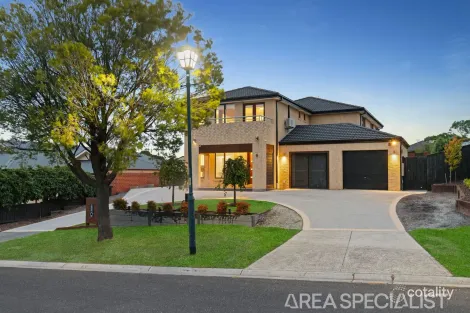 9 MINTBUSH TCE, LANGWARRIN, VIC 3910