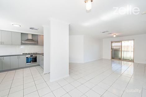Property photo of 8 Marian Way Lavington NSW 2641