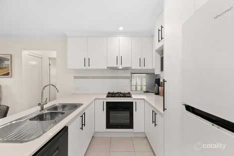 Property photo of 2/590 Sherwood Road Sherwood QLD 4075