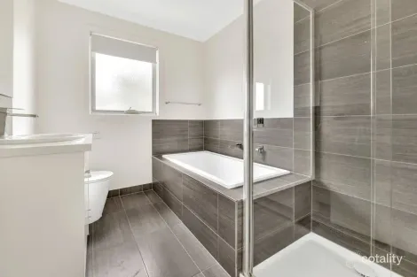 Property photo of 2/22 Pelican Place Werribee VIC 3030