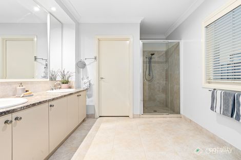 Property photo of 41 Niblick Circuit Sandhurst VIC 3977