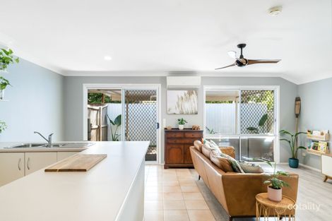 Property photo of 2/19 Tallebudgera Drive Palm Beach QLD 4221