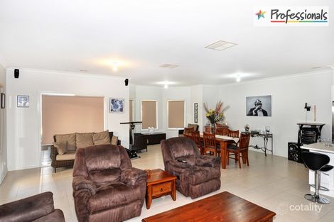 Property photo of 14 Liriope Green Caroline Springs VIC 3023