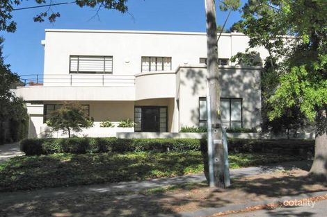 8 Ledbury Ct, Toorak, VIC 3142