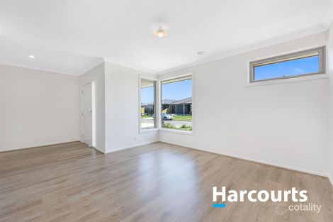 Property photo of 5 Ezra Street Cranbourne East VIC 3977