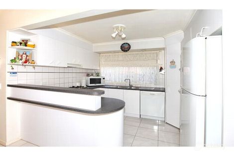Property photo of 4 Bodmin Court Craigieburn VIC 3064