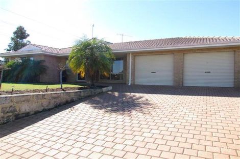 Property photo of 2 Tippett Court Willetton WA 6155