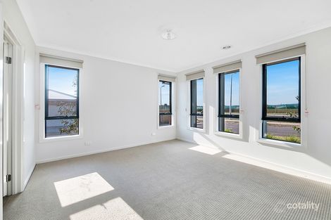 Property photo of 4 Chambers Crescent Cranbourne North VIC 3977
