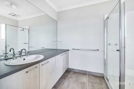 Property photo of 4 Chambers Crescent Cranbourne North VIC 3977