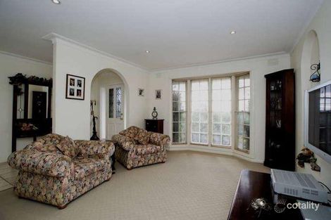 Property photo of 1 Hollyoak Haven Chirnside Park VIC 3116