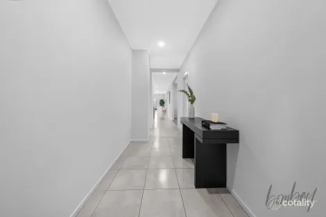 Property photo of 28 Blackberry Street Mickleham VIC 3064