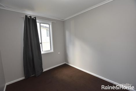 Property photo of 18 Algona Crescent Orange NSW 2800
