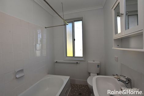Property photo of 18 Algona Crescent Orange NSW 2800