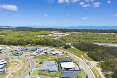 Property photo of 17 Waterside Way Eli Waters QLD 4655