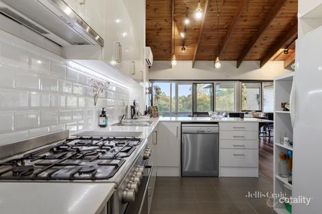 Property photo of 28 Furneaux Grove Bulleen VIC 3105