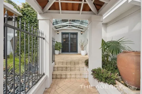 Property photo of 10 Akera Close Hillarys WA 6025