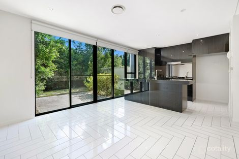 Property photo of 33 Theatre Drive Benowa QLD 4217