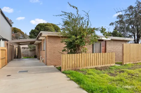 8 Mack Ct, Belmont, VIC 3216